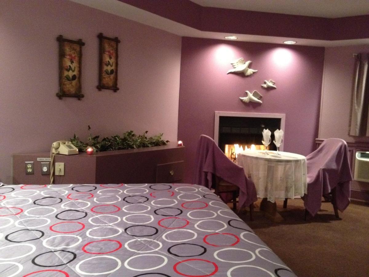 Inn Of The Dove - Romantic Luxury Suites With Jacuzzi & Fireplace At Harrisburg-Hershey-Philadelphia, Pa Habitación foto
